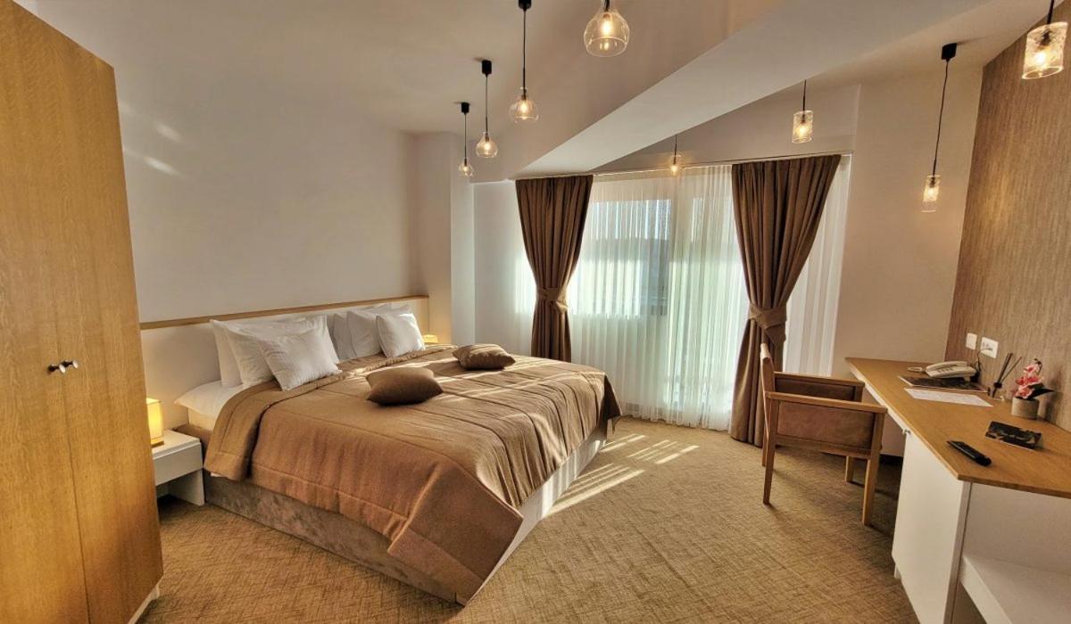 Hotel Condor Τουλσέα Εξωτερικό φωτογραφία