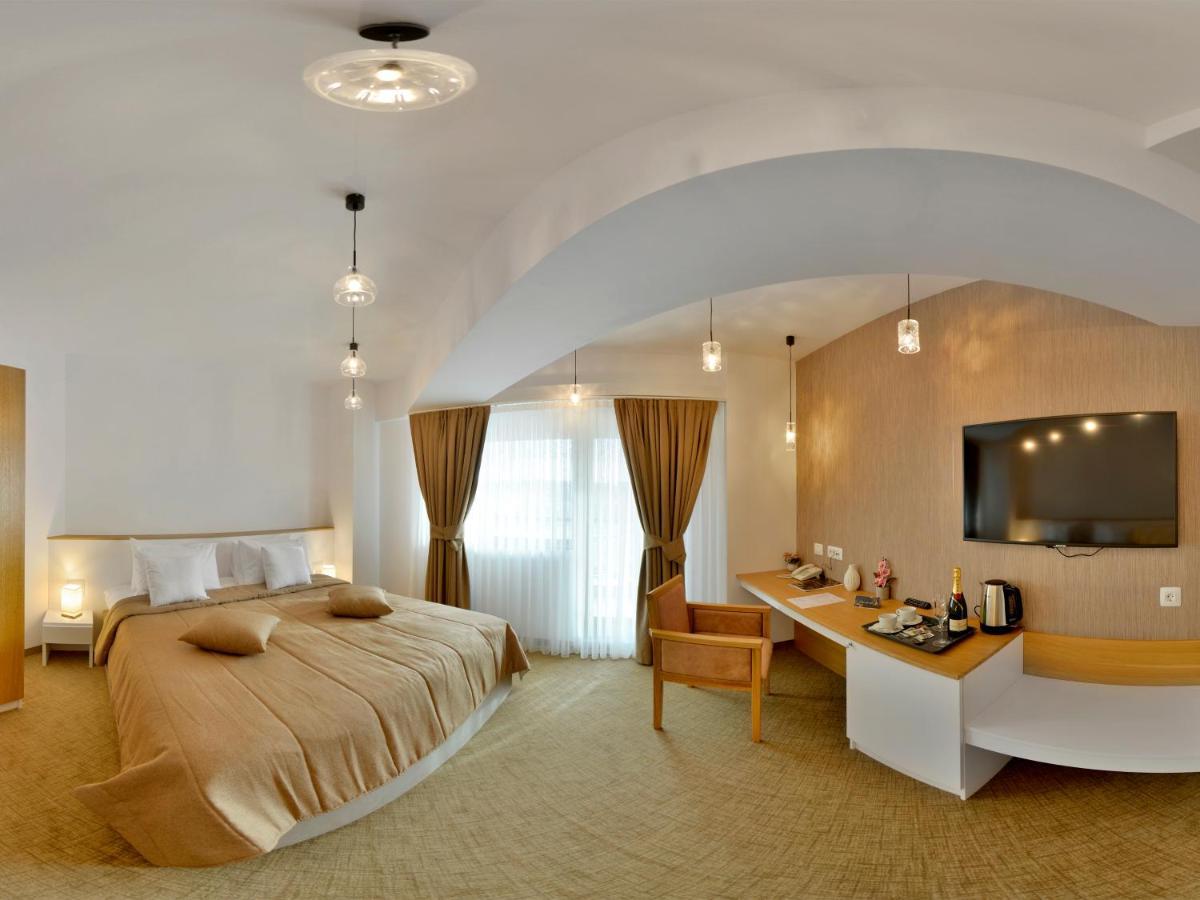 Hotel Condor Τουλσέα Εξωτερικό φωτογραφία