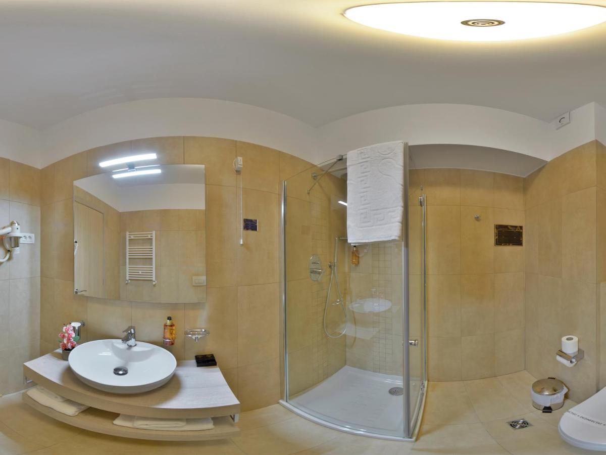 Hotel Condor Τουλσέα Εξωτερικό φωτογραφία