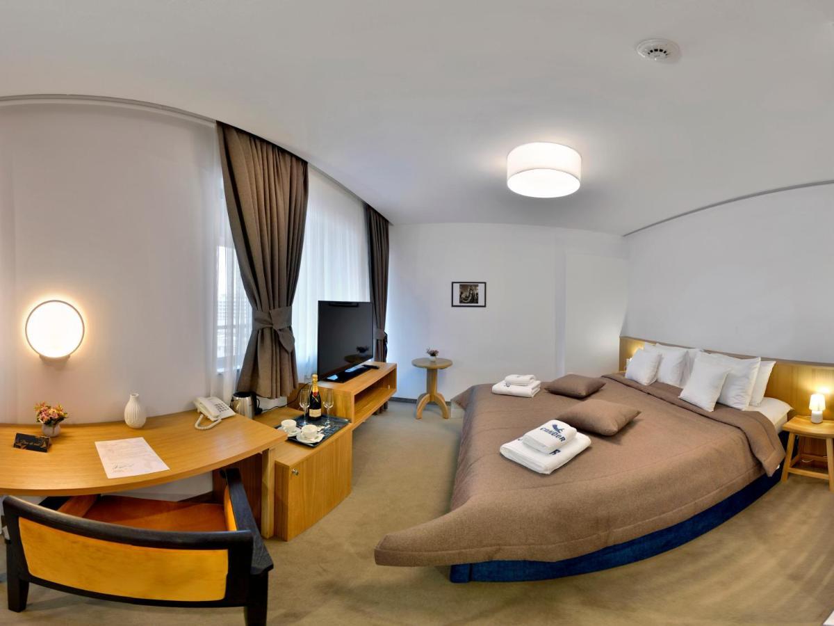Hotel Condor Τουλσέα Εξωτερικό φωτογραφία
