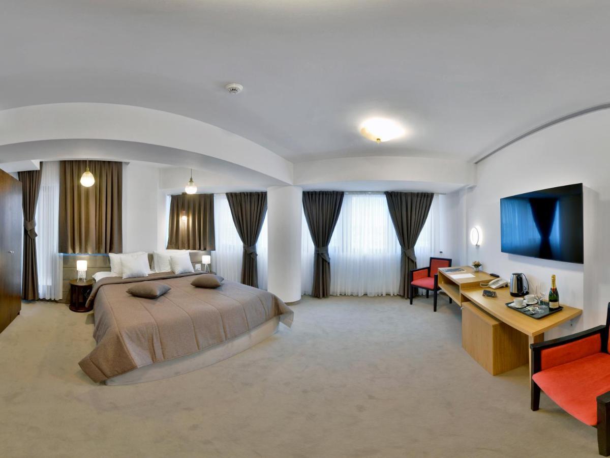 Hotel Condor Τουλσέα Εξωτερικό φωτογραφία