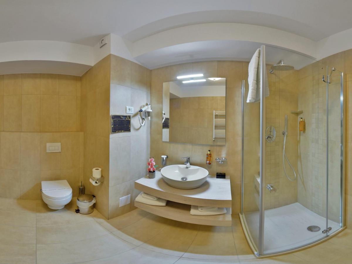 Hotel Condor Τουλσέα Εξωτερικό φωτογραφία